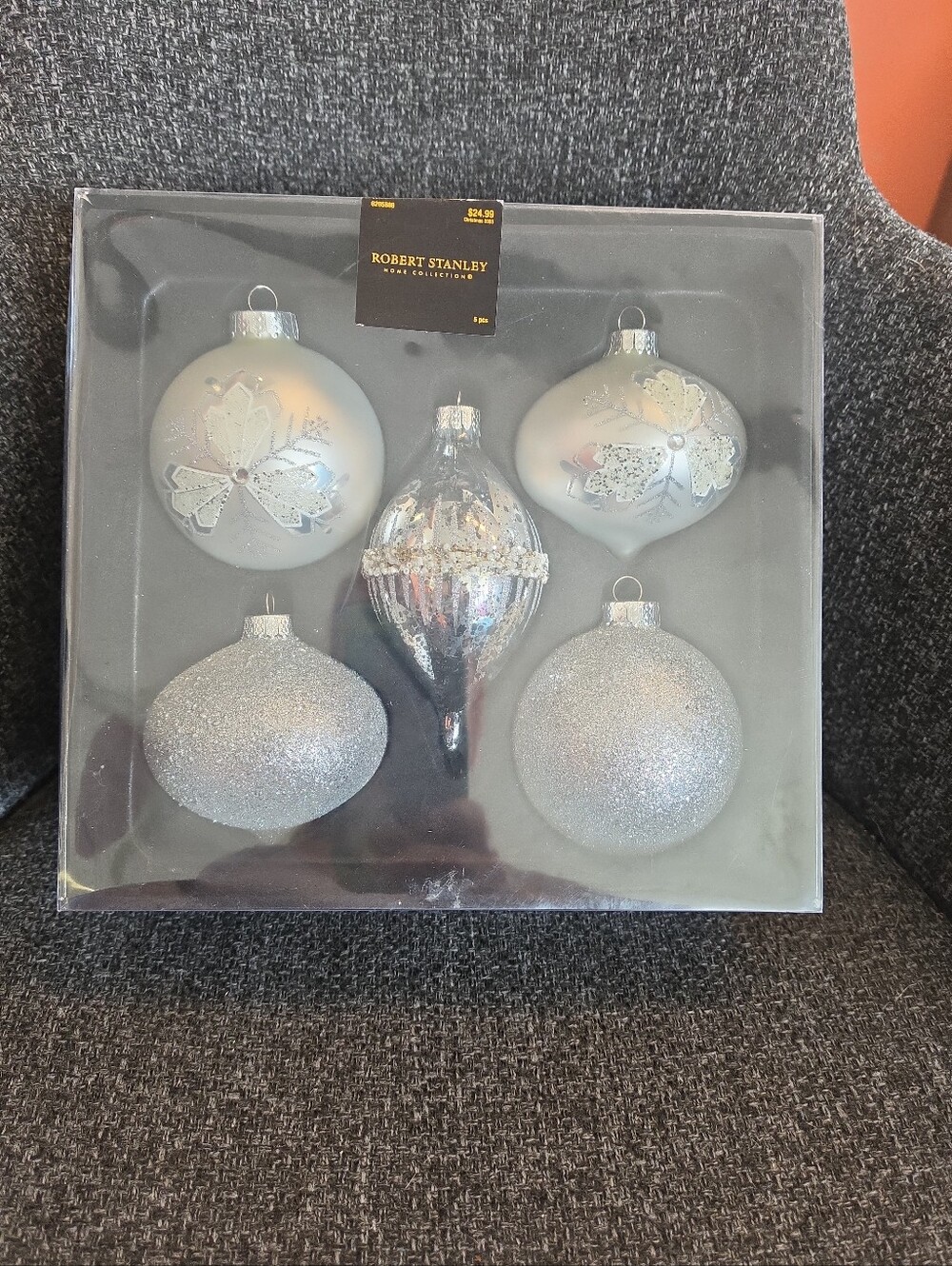 NIB Robert Stanley Set Of 5 Large Bauble Silver Christmas Tree Ornaments Glitter